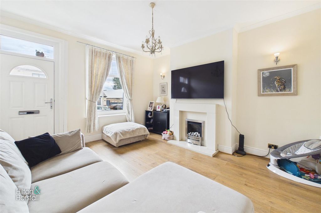 Property photo 2 of 12 New Oxford Street