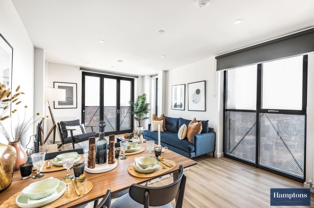 Property photo 1 of 15 2103B (20)