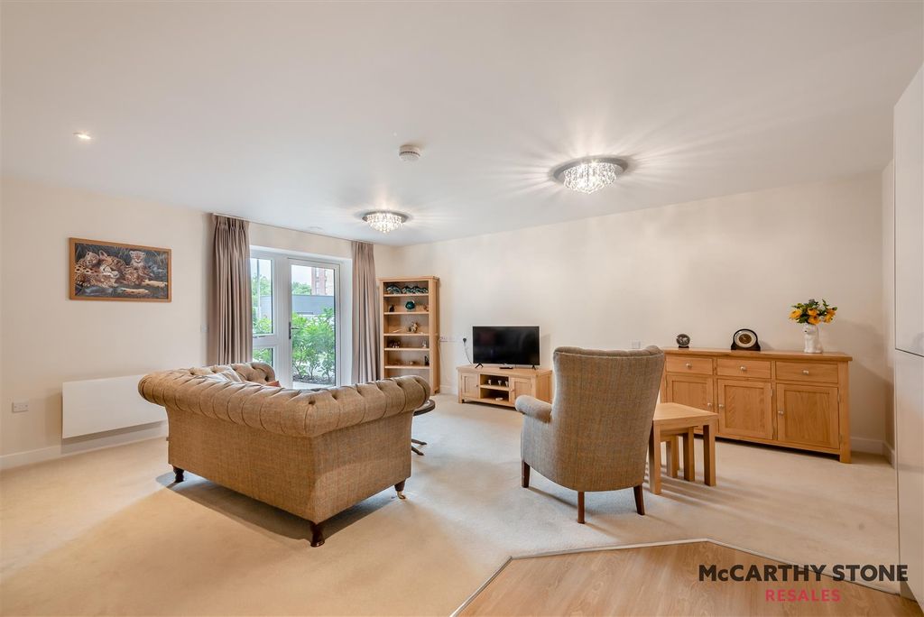 Property photo 3 of 19 8618914-Interior14.Jpg