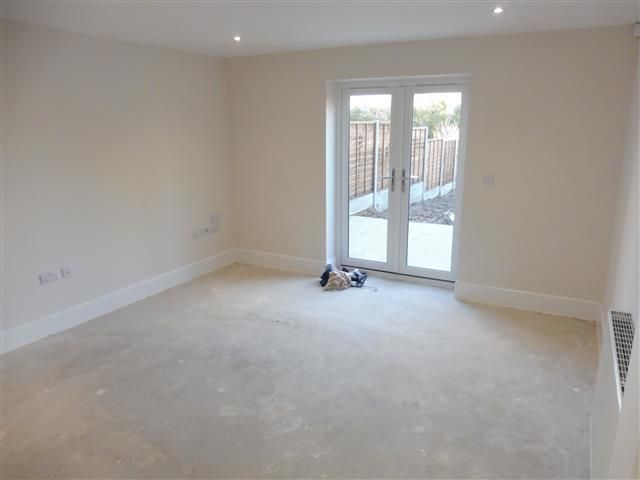 Property photo 2 of 7 Living Room