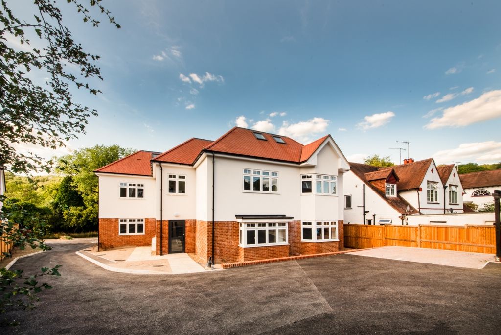 Property photo 1 of 11 Photo 2