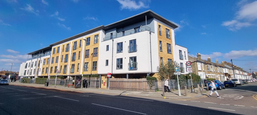 Property photo 1 of 8