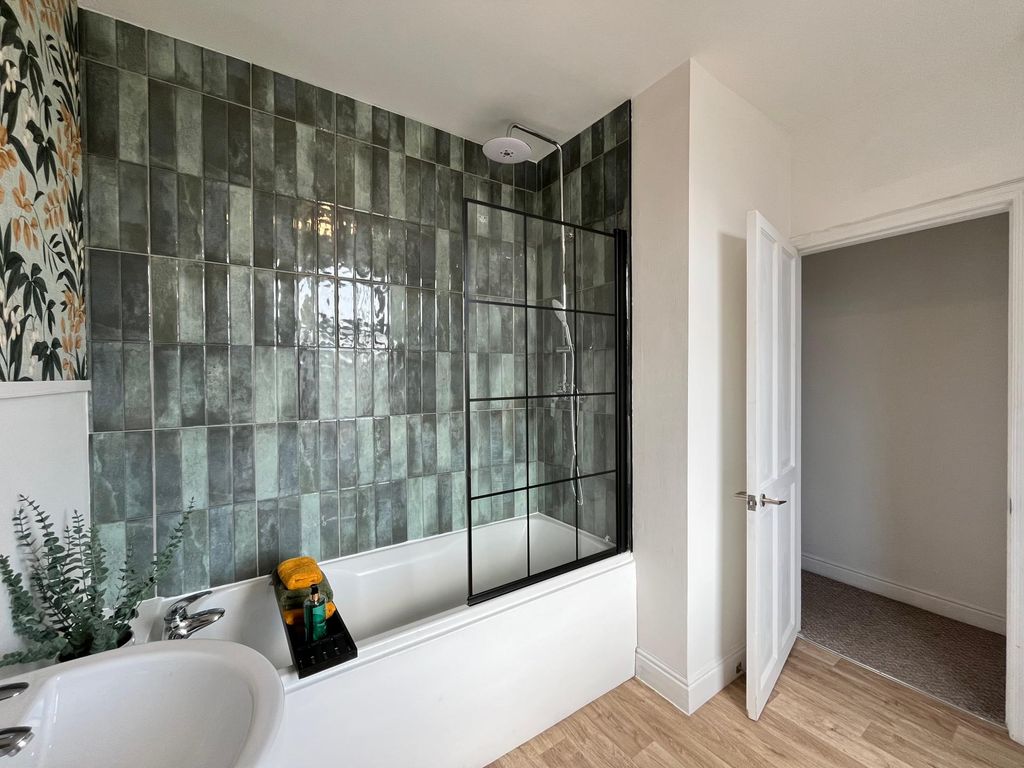 Property photo 3 of 14 Photo 2