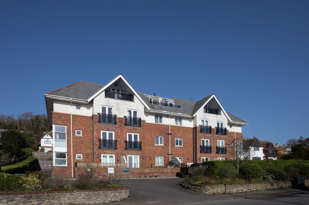 Property photo 1 of 25