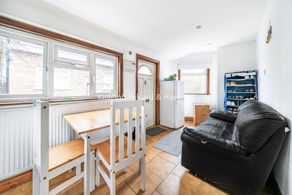 Property photo 2 of 5 Living Room