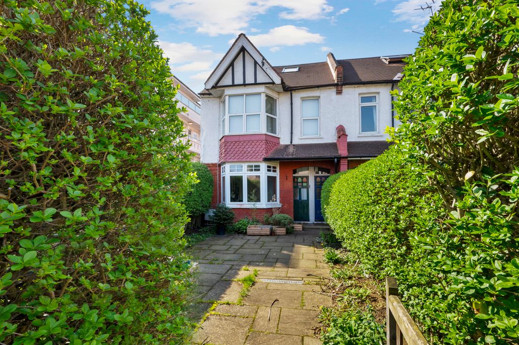 Property photo 1 of 24 Picture No. 14