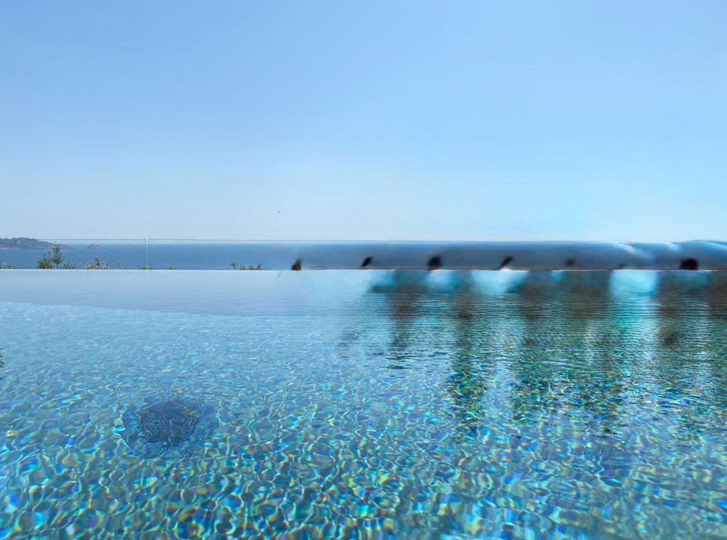 Property photo 1 of 2