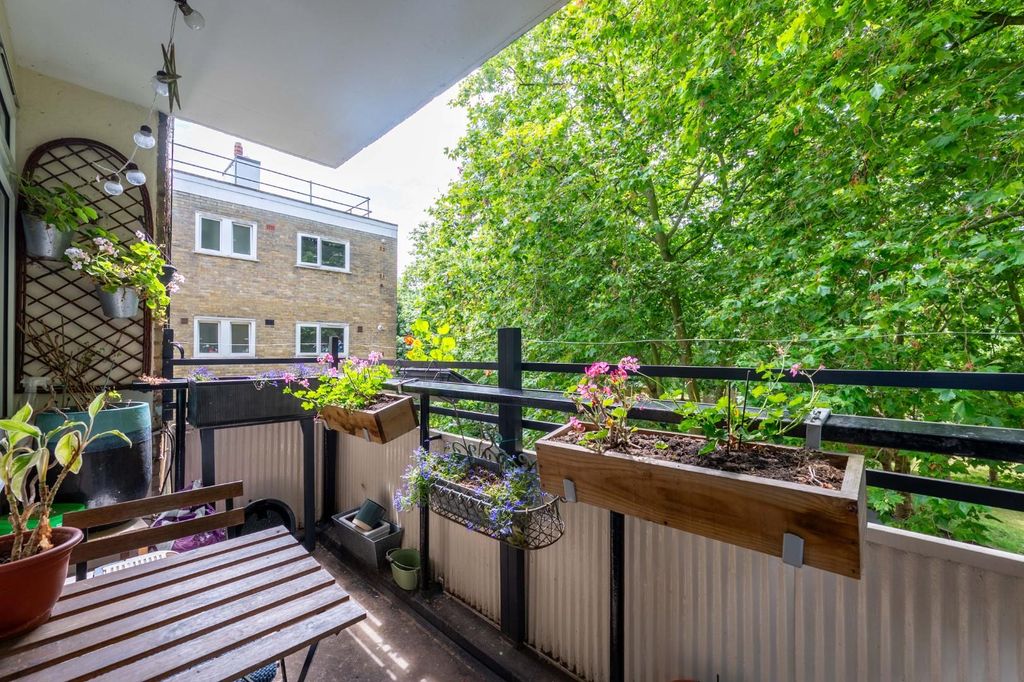 Property photo 2 of 16 Balcony