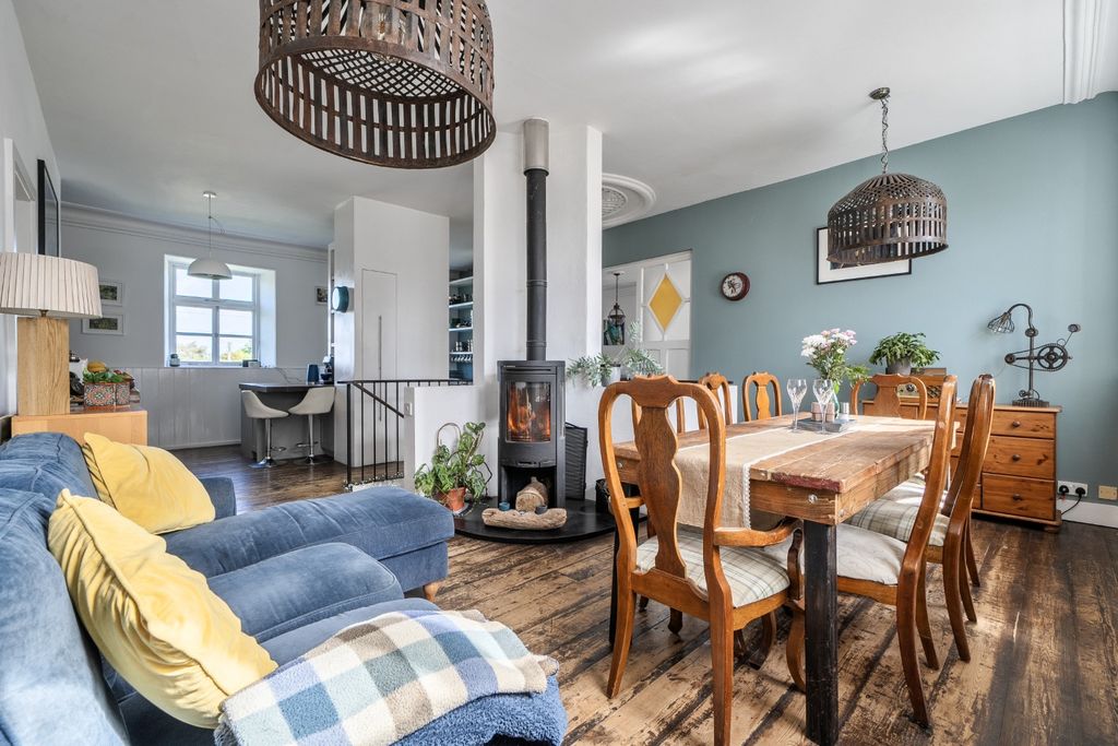 Property photo 2 of 30 5097765