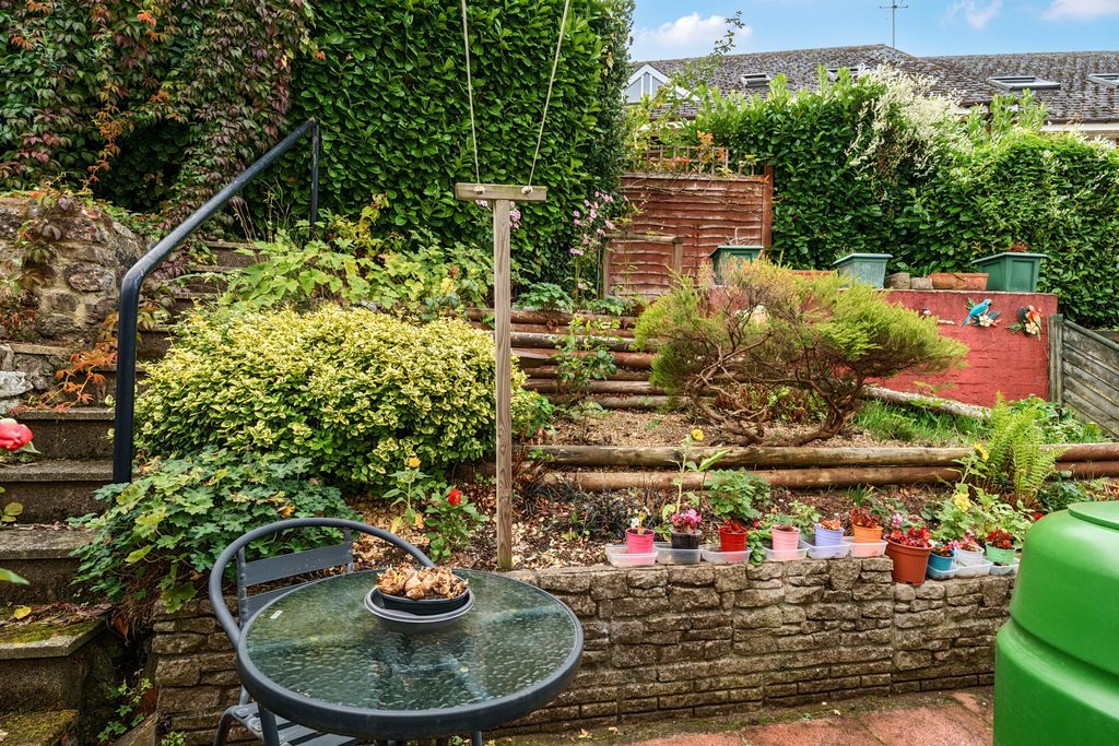Property photo 2 of 28 Garden