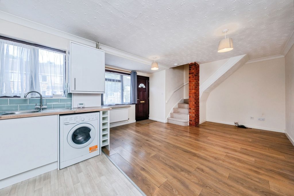 Property photo 2 of 10 Pbox-Img.Jpg