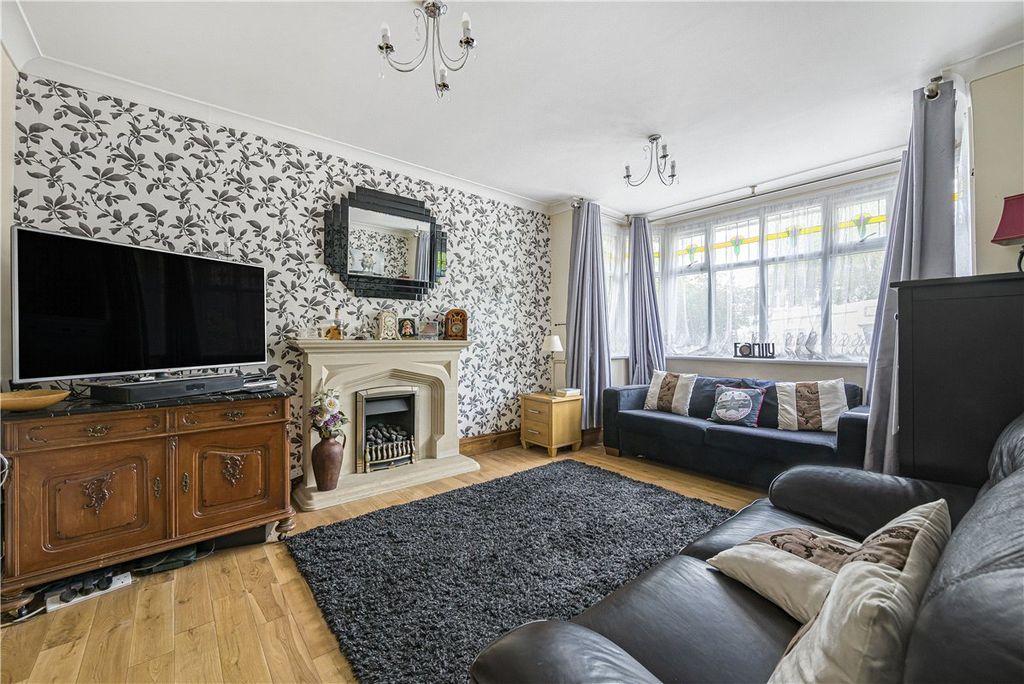 Property photo 2 of 38 Picture No. 25