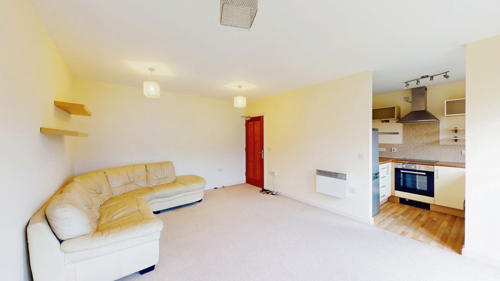 Property photo 2 of 8