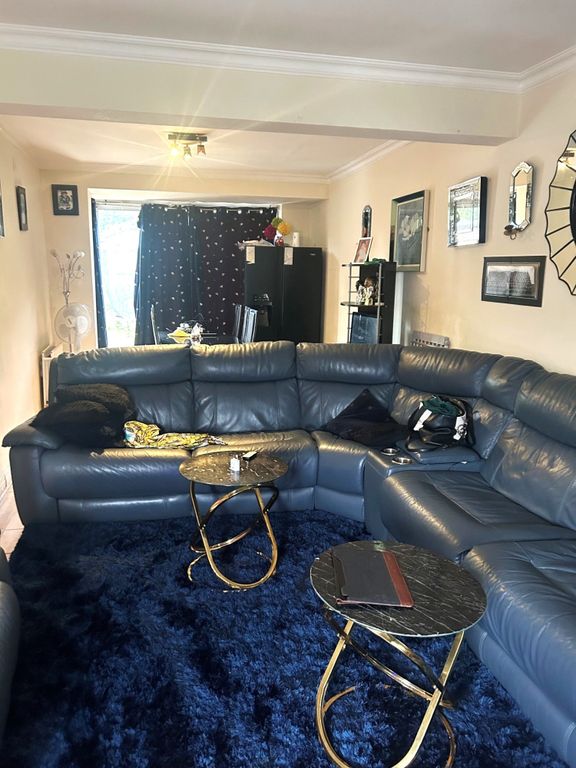 Property photo 2 of 10 Living Room