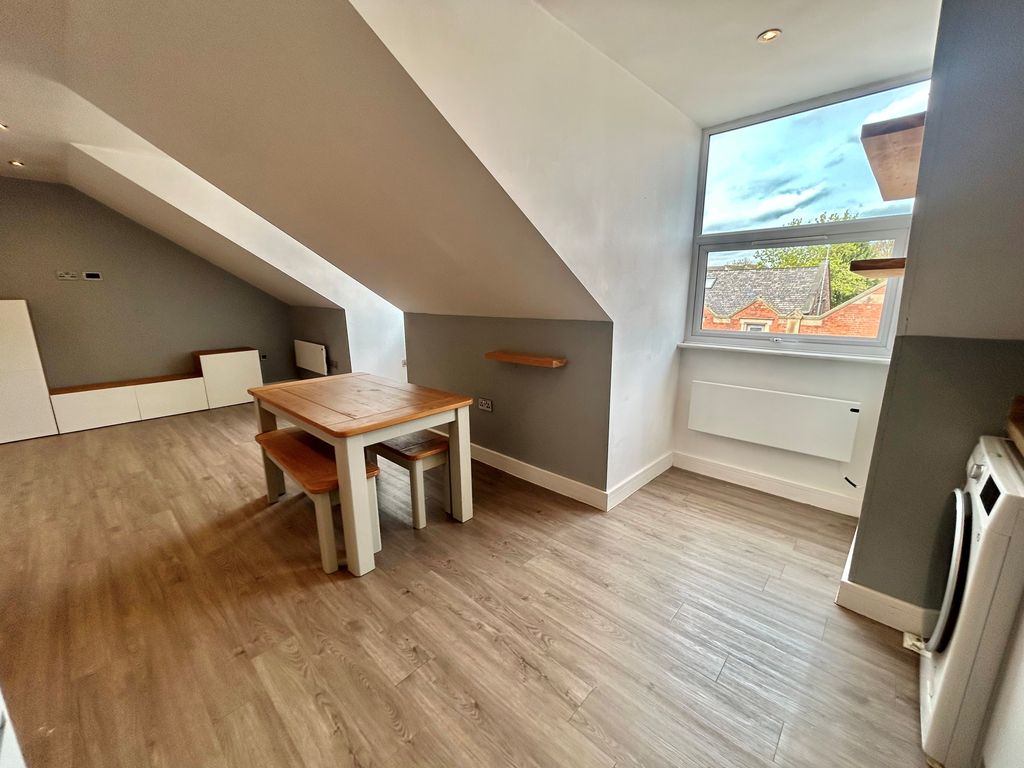 Property photo 3 of 12 Image