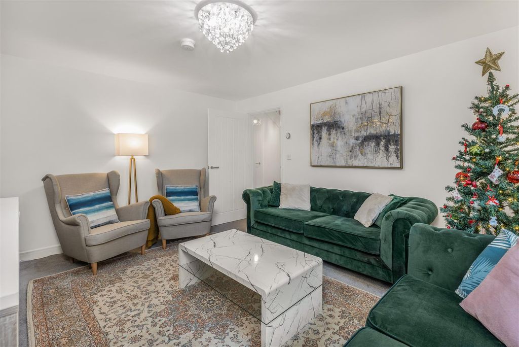 Property photo 3 of 19 9 Poulter Road, Banbury-9.Jpg