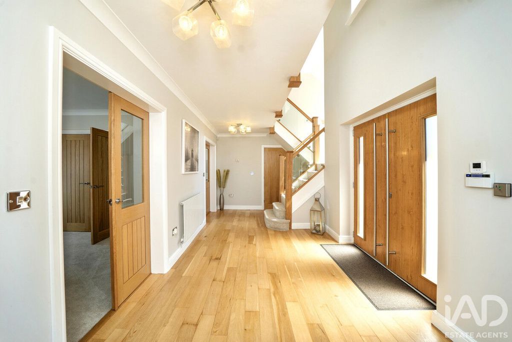 Property photo 3 of 48