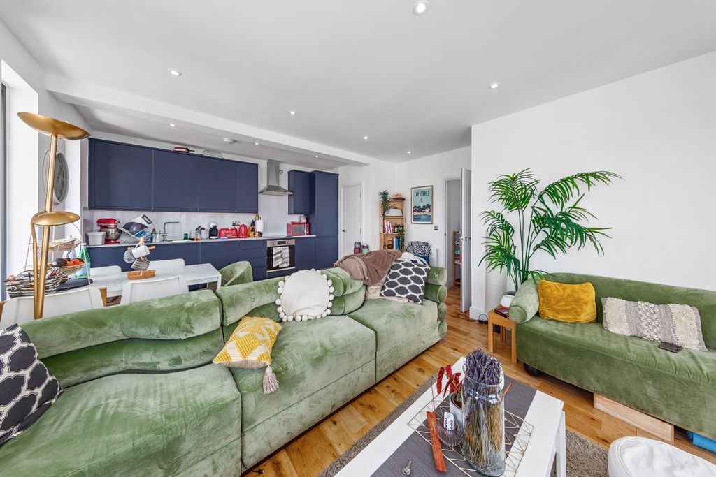 Property photo 3 of 8