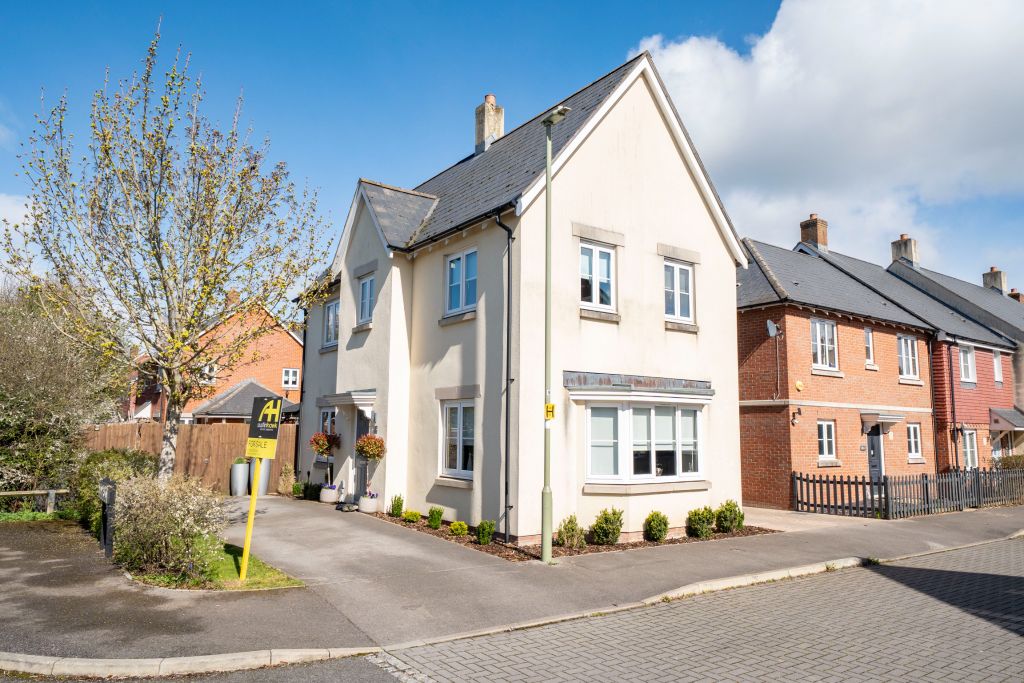 Property photo 2 of 20