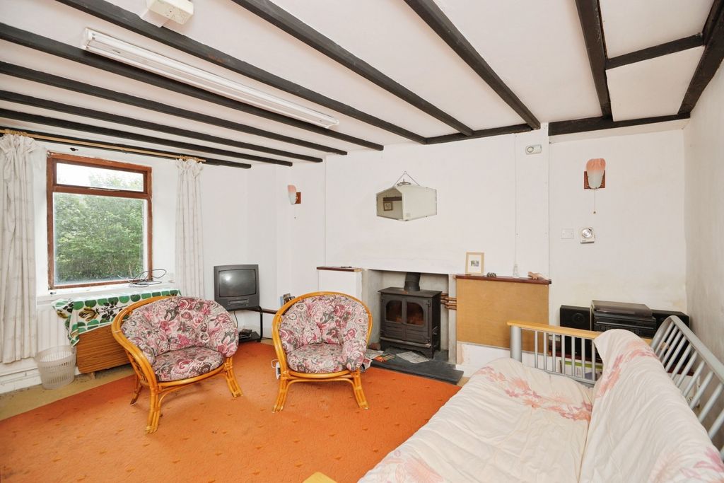 Property photo 2 of 18 Photo