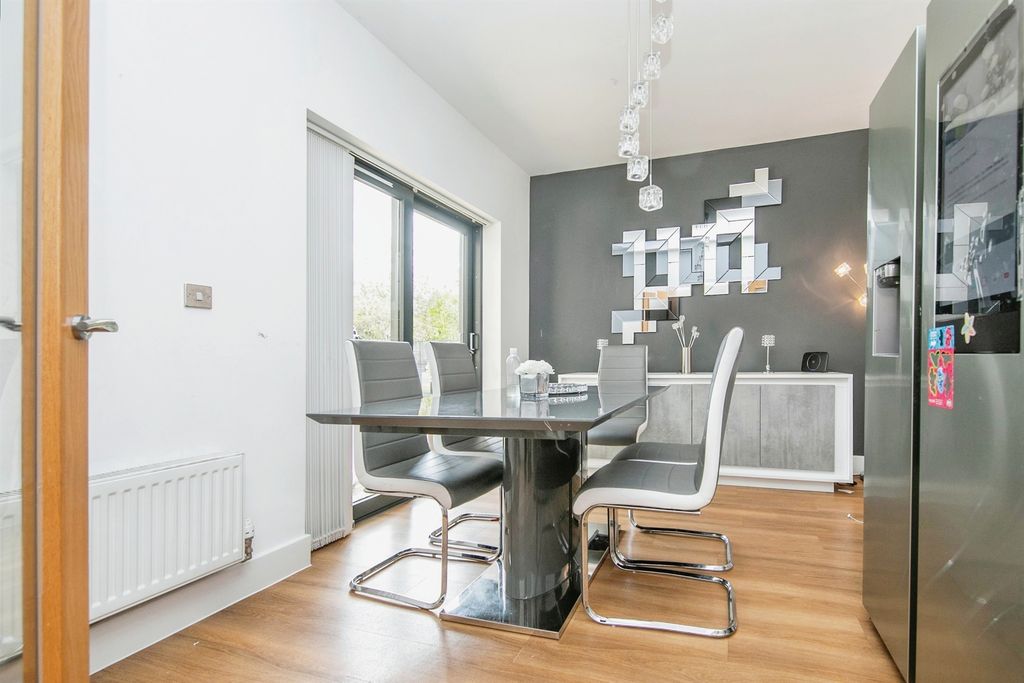 Additional image 10 of 6 bed detached house for saleDunwich Close, Ipswich IP3