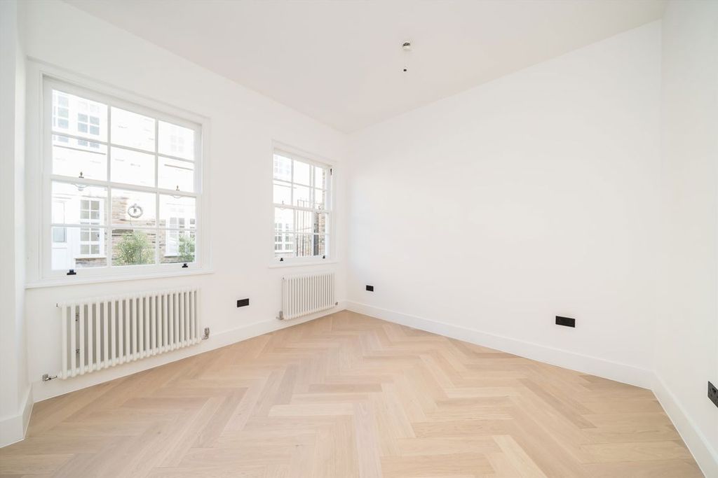 Property photo 3 of 11
