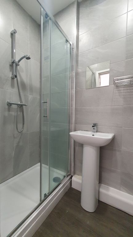 Property photo 3 of 6 Room