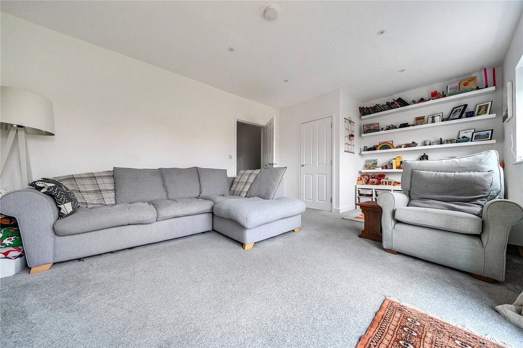 Property photo 3 of 16 Picture No. 23