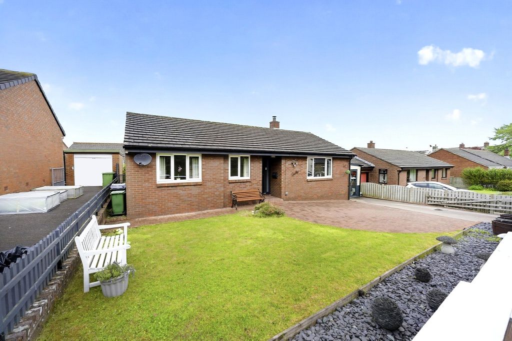 Property photo 1 of 19 Outside