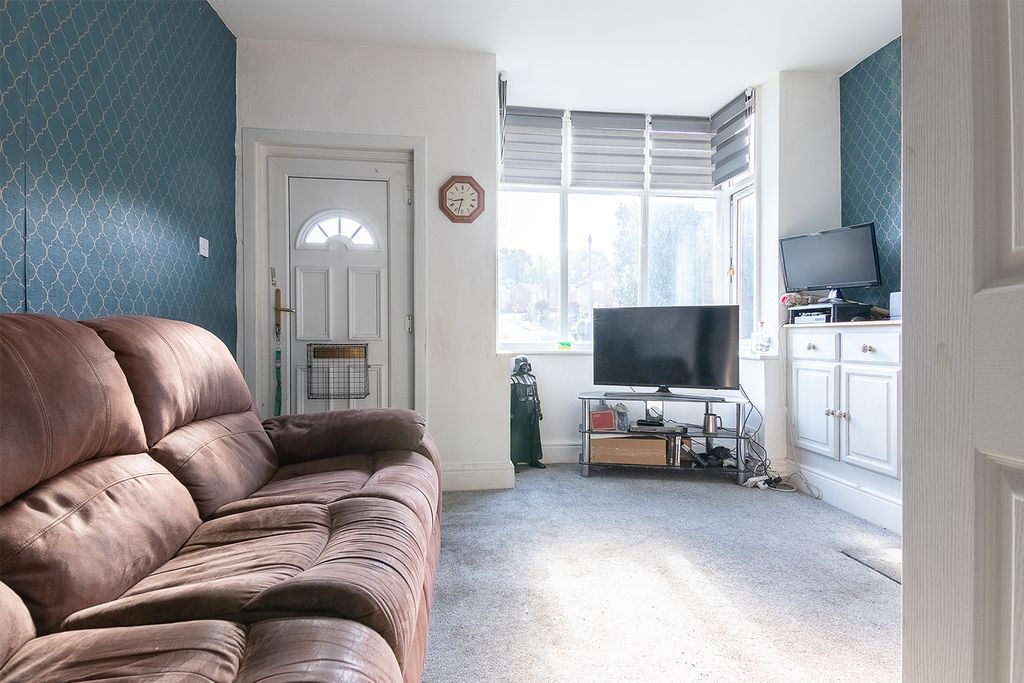 Property photo 2 of 31