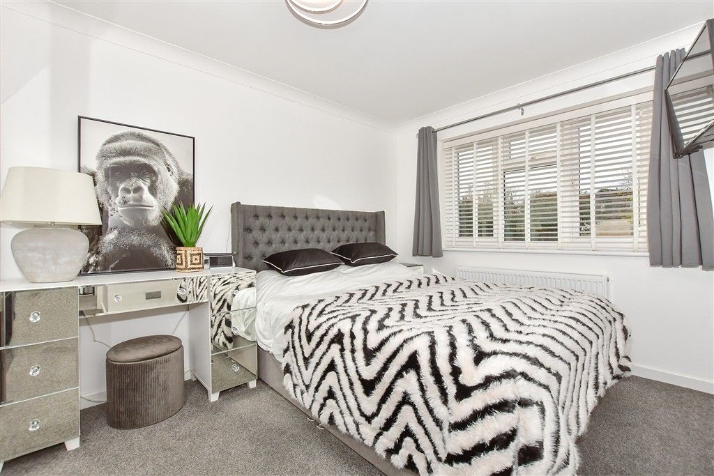 Property photo 3 of 11 Bedroom 1