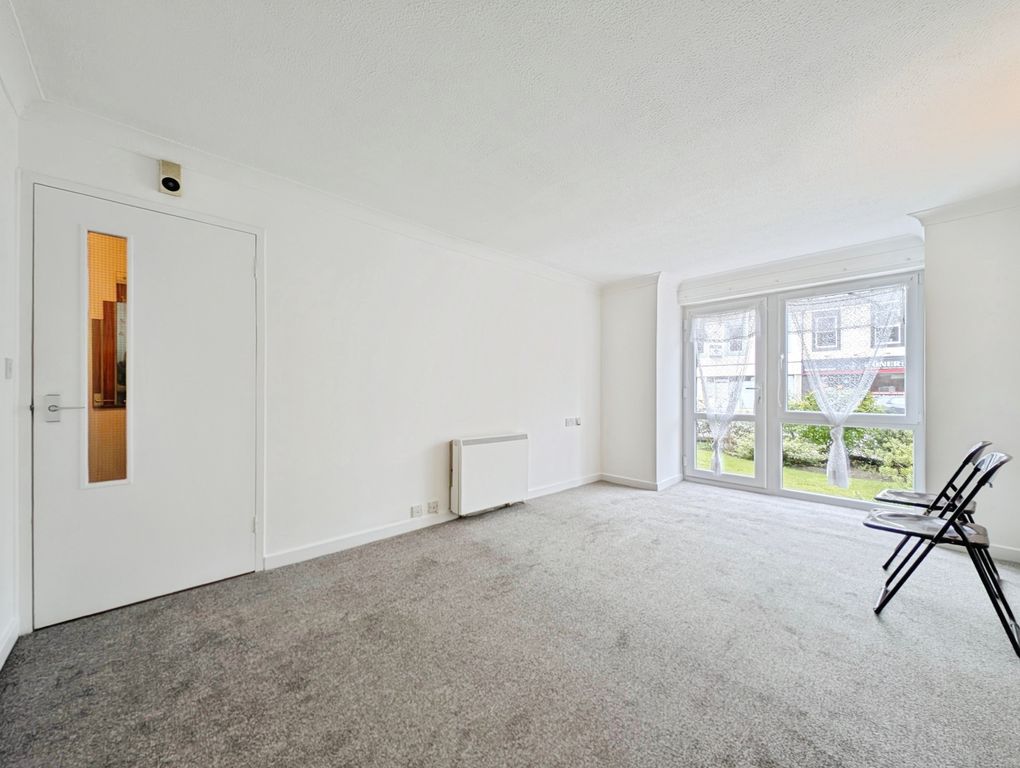 Property photo 2 of 10 Living Room