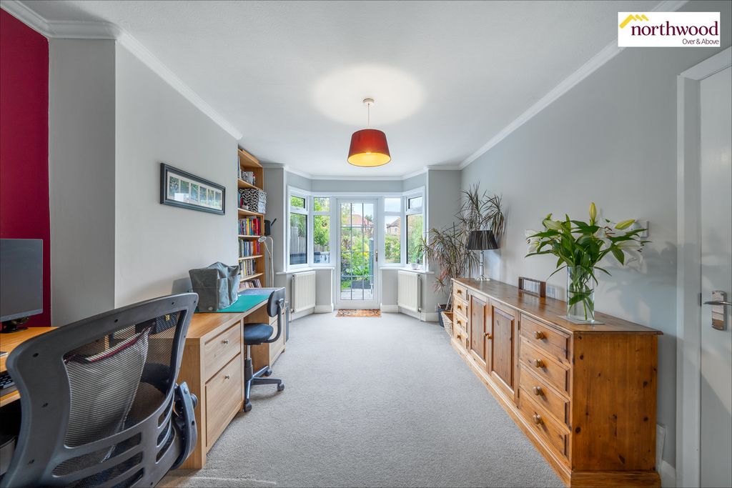 Property photo 3 of 18