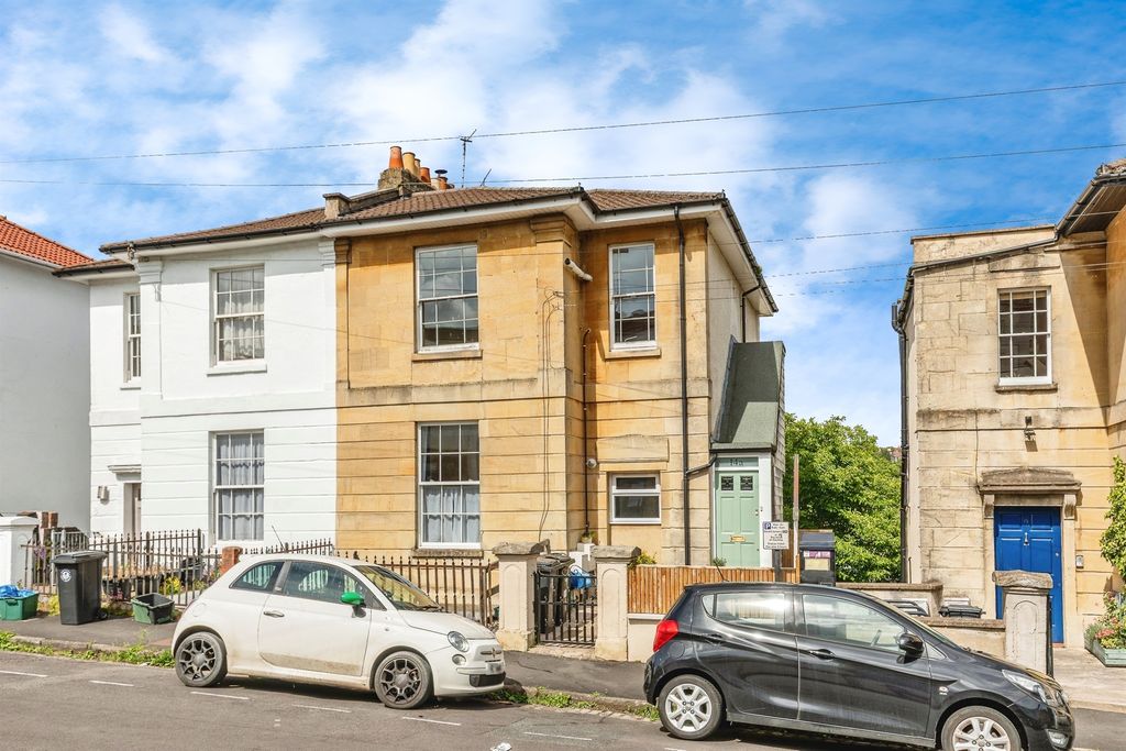 Property photo 1 of 10