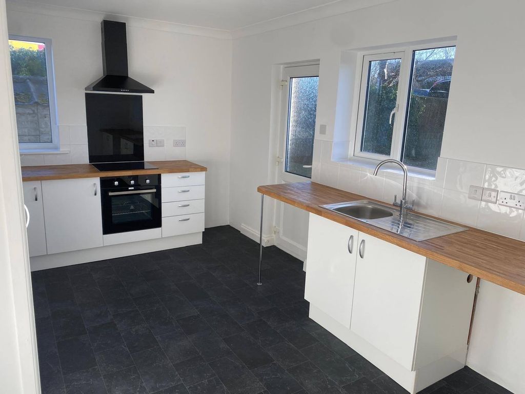 Property photo 3 of 12 2
