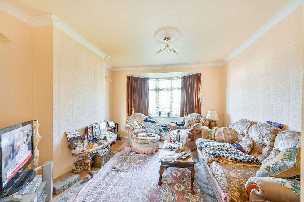Property photo 2 of 9