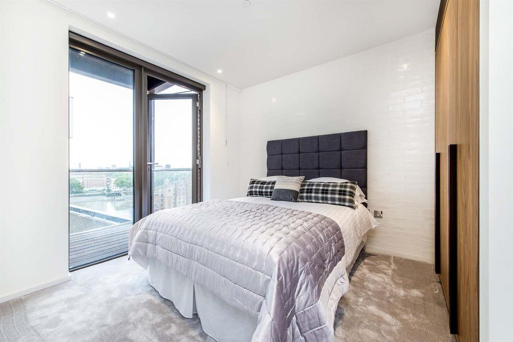 Property photo 2 of 19 Bedroom 1.Jpg