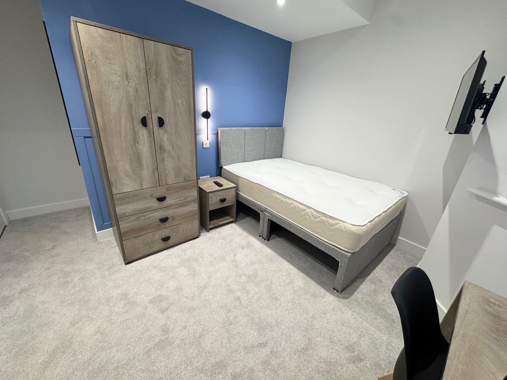 Property photo 1 of 13 Image