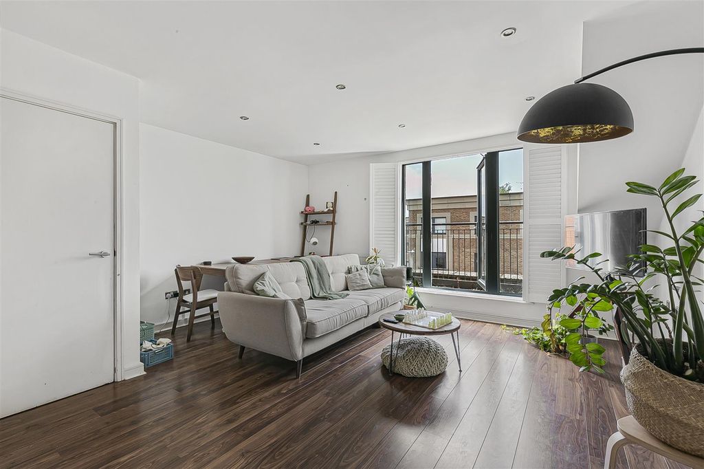 Property photo 2 of 14 14_54673.Jpg