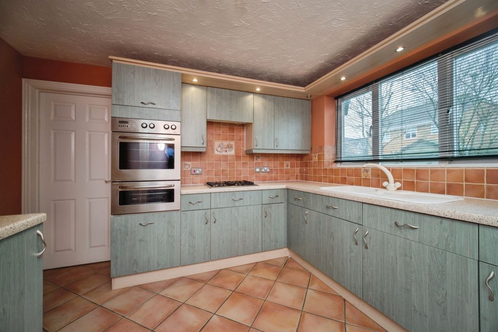 Property photo 3 of 18