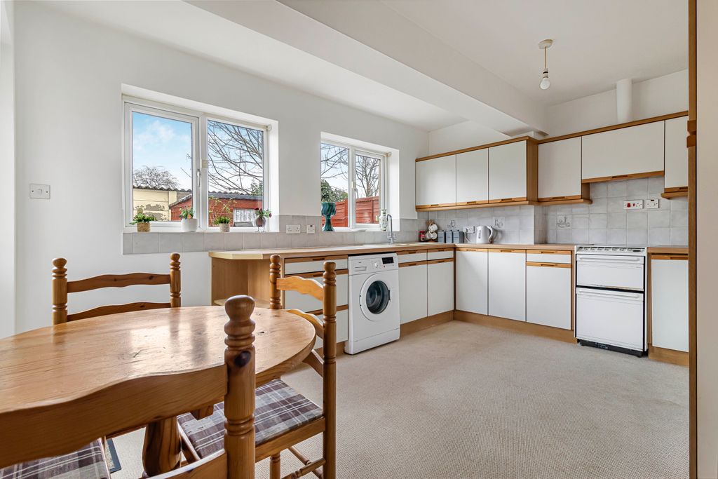 Property photo 3 of 14 2071857