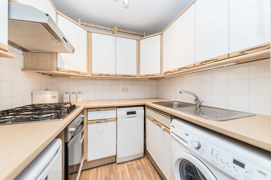 Property photo 3 of 5