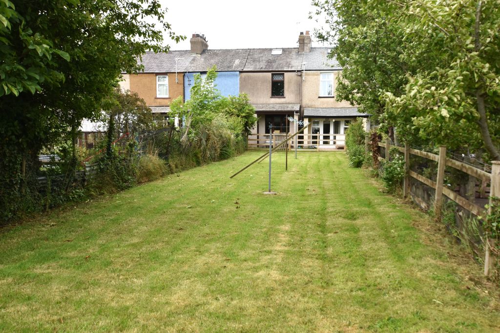 Property photo 1 of 33