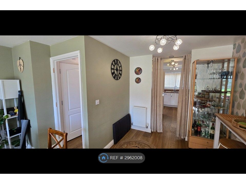 Property photo 3 of 35
