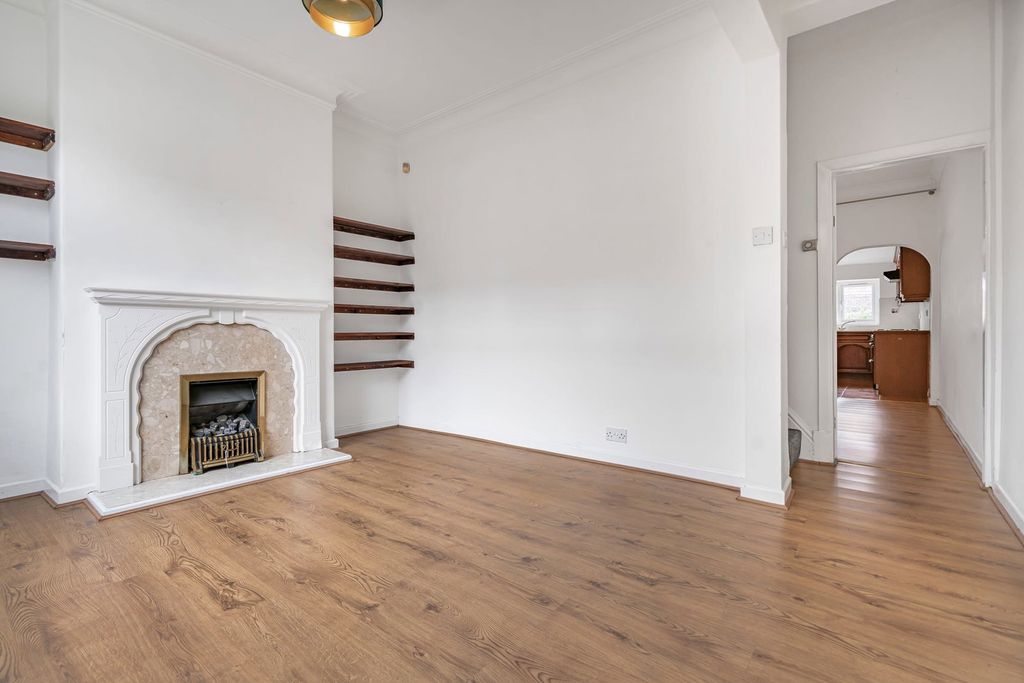 Property photo 3 of 18
