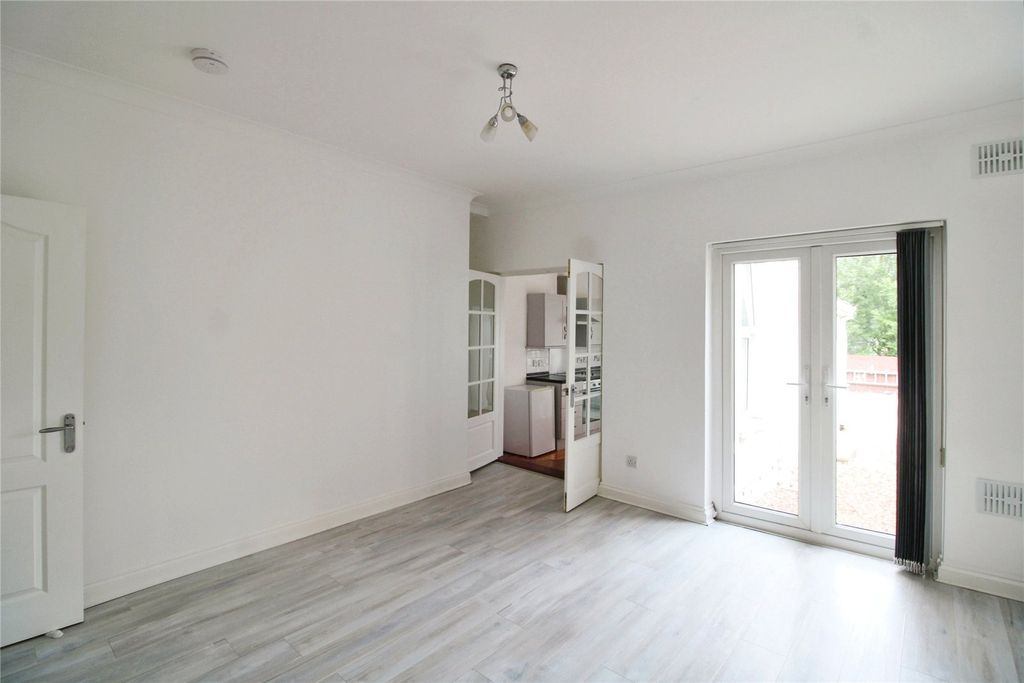 Property photo 1 of 10 Picture No. 12