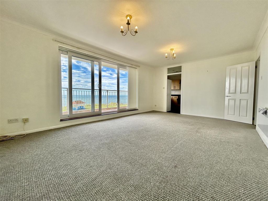 Property photo 3 of 11 Living Room
