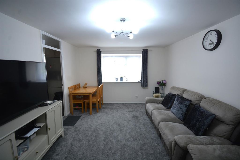 Property photo 3 of 7