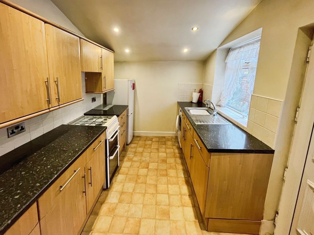 Property photo 3 of 13 Kitchen