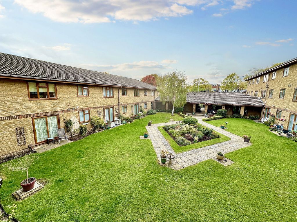 Property photo 1 of 8 Communal Garden